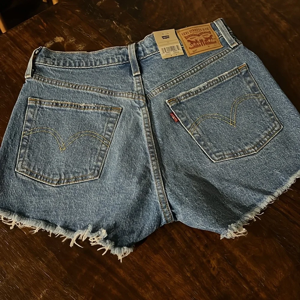 LEVI'S 501 Women's Shorts High Rise Buttoned Fly Distressed Mid Wash M - Picture 9 of 12